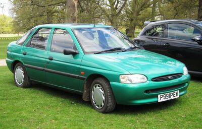 Автостекла Ford Escort c установкой в Москве